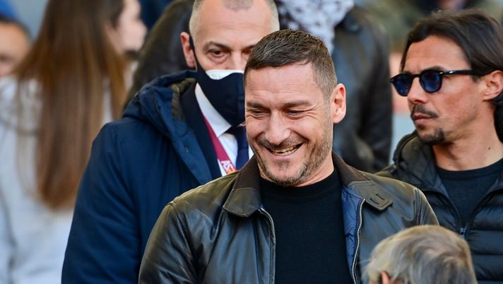 Totti: “Tra poco torno all’Olimpico. Dybala attaccante? Non può farlo”. Poi su Gasp… - immagine 1
