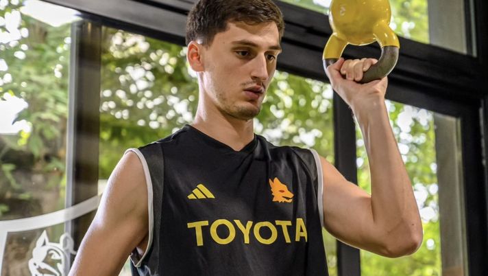 Roma, Kumbulla e la giornata tipo durante l’infortunio: “Il peggio è passato” - immagine 1