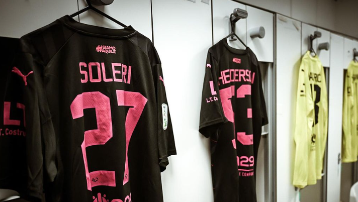 FOTO Sampdoria-Palermo, ecco le maglie che indosseranno i rosanero a Marassi - immagine 1