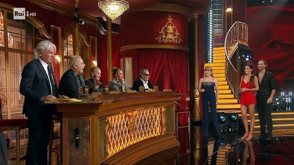 Ballando con le Stelle, siparietto Canino-Nargi: “Piaciuto tutto, compreso il compagno”- immagine 2