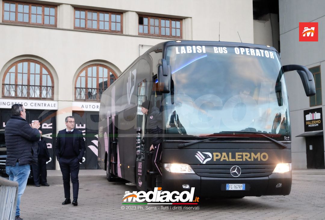 FOTO Pisa-Palermo, i rosanero in partenza dallo stadio “Renzo Barbera” (GALLERY) - immagine 35