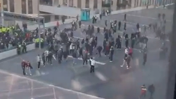 4-3 Coventry, il Var annulla: tifosi United escono e rientrano a Wembley. E ora il derby