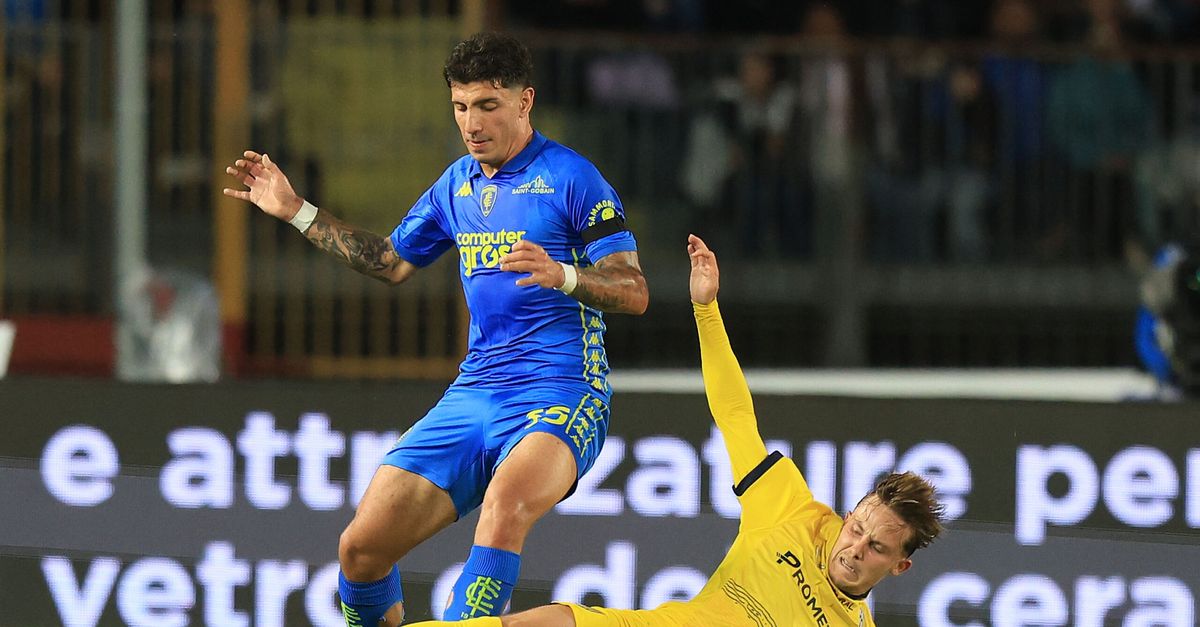 Empoli Parma, tensione tra Valenti e D’Aversa. Il difensore: “Tanto retrocedete” Empoli Parma, tensione tra Valenti e D’Aversa. Il difensore: “Tanto retrocedete”