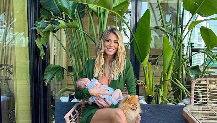 Diletta Leotta, momenti da mamma con la sua Aria: “Colazione a 4 ruote” - immagine 1