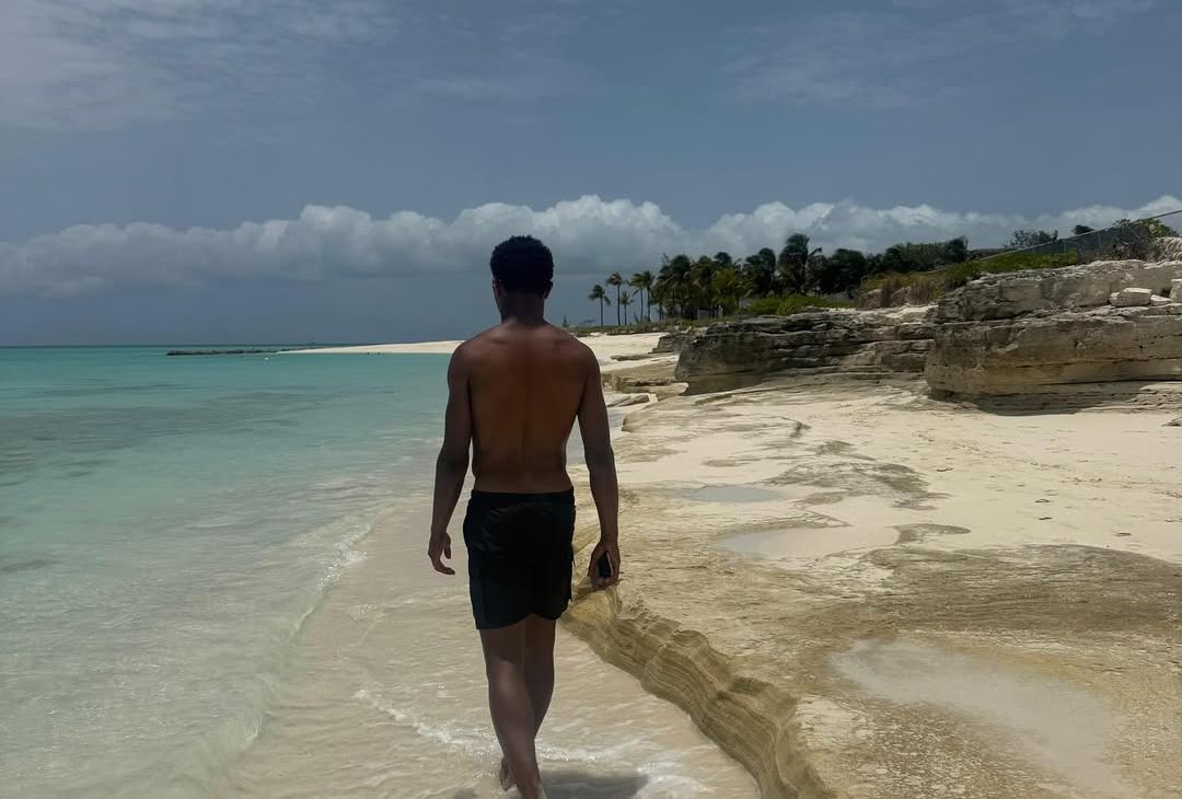 Tramite un post Instagram, David Neres ha condiviso alcuni scatti del suo ritorno in Brasile nella sua San Paolo, dove sta trascorrendo le sue meritatissime vacanze.
