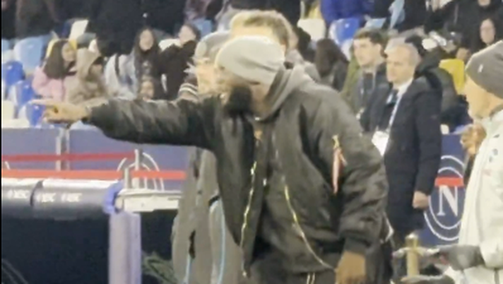 Lukaku, gesti da vero leader durante Napoli-Atalanta e al fischio finale – IL VIDEO Lukaku, gesti da vero leader durante Napoli-Atalanta e al fischio finale – IL VIDEO - immagine 1