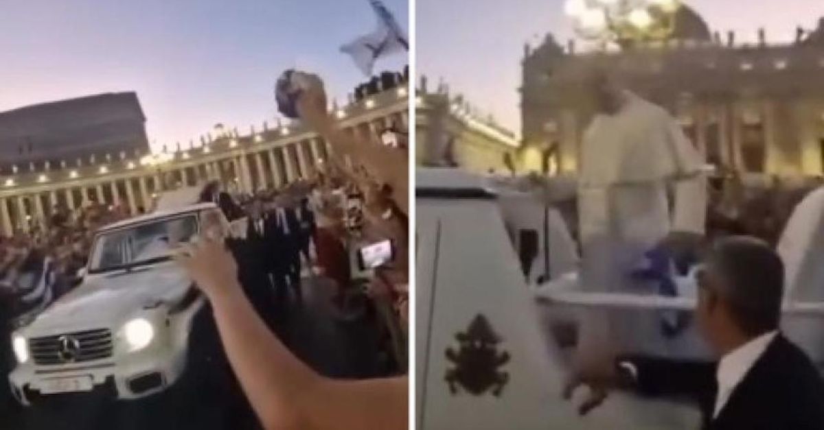 Papa Leone XIV afferra al volo una sciarpa del Novara | VIDEO Papa Leone XIV afferra al volo una sciarpa del Novara | VIDEO