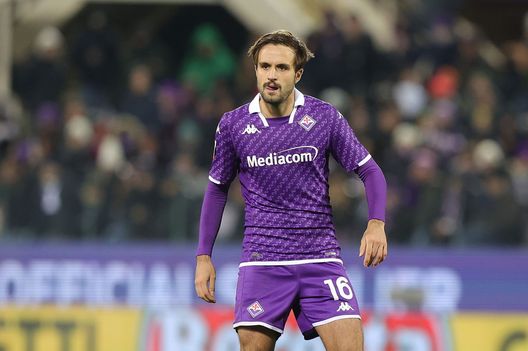 FLORENCE, ITALY - JANUARY 9: Luca Ranieri of ACF Fiorentina reacts during the match between of ACF Fiorentina and Bologna FC - Coppa Italia at Stadio Artemio Franchi on January 9, 2024 in Florence, Italy. (Photo by Gabriele Maltinti/Getty Images) Ranieri, da esubero e imprescindibile. Aspetta un 2024 radioso- immagine 2