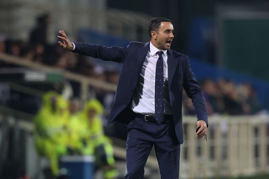 FLORENCE, ITALY - NOVEMBER 28: Head coach Raffaele Palladino of ACF Fiorentina reacts during the UEFA Conference League 2024/25 League match between ACF Fiorentina and Pafos FC at Stadio Artemio Franchi on November 28, 2024 in Florence, Italy. (Photo by Gabriele Maltinti/Getty Images) Palladino