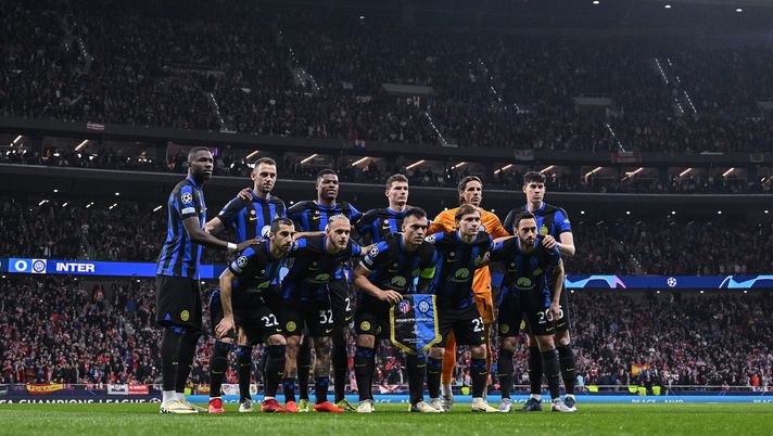 MADRID, SPAIN - MARCH 13: FC Internazionale players pose for a team picture during the UEFA Champions League 2023/24 round of 16 second leg match between Atlético Madrid and FC Internazionale at Civitas Metropolitano Stadium on March 13, 2024 in Madrid, Spain. (Photo by David Ramos/Getty Images) (Photo by David Ramos/Getty Images) Champions League 2023/24: Atletico Madrid-Inter 2-1: tabellino e marcatori - immagine 1