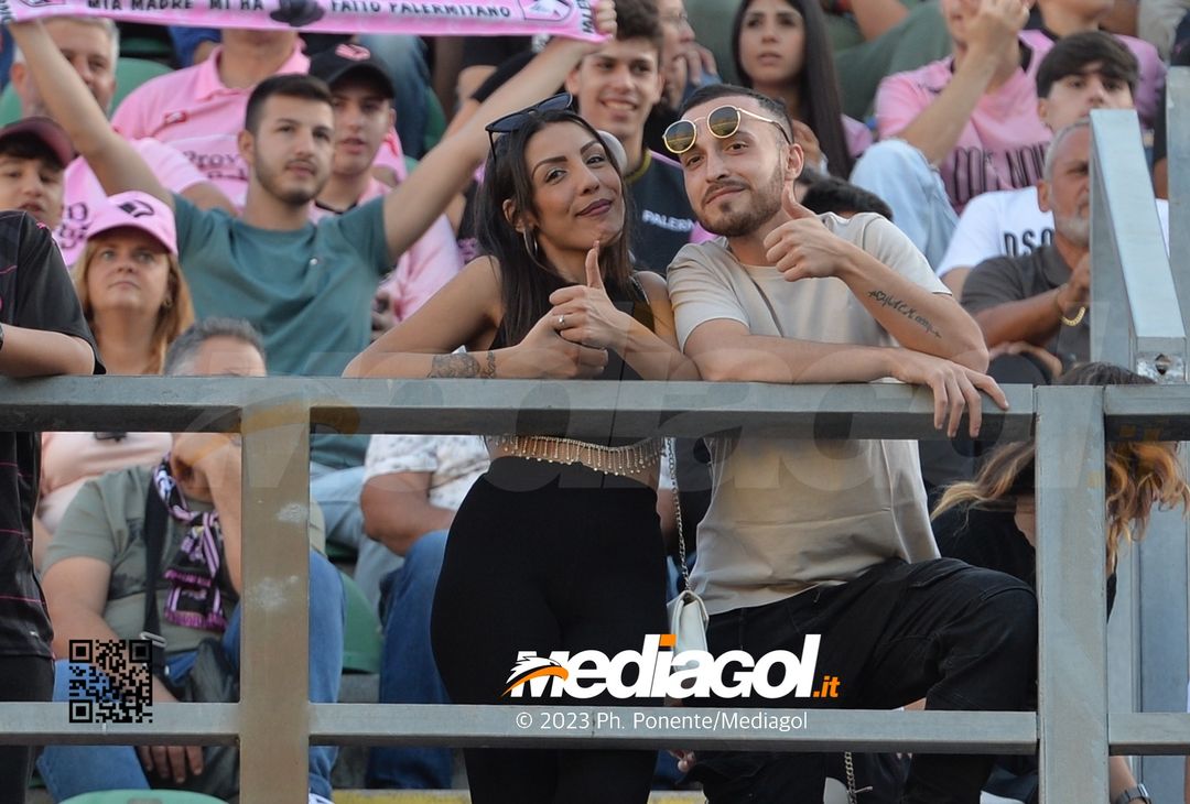 FOTOTIFO Palermo-Lecco, gli scatti ai tifosi al “Renzo Barbera” (GALLERY) - immagine 109