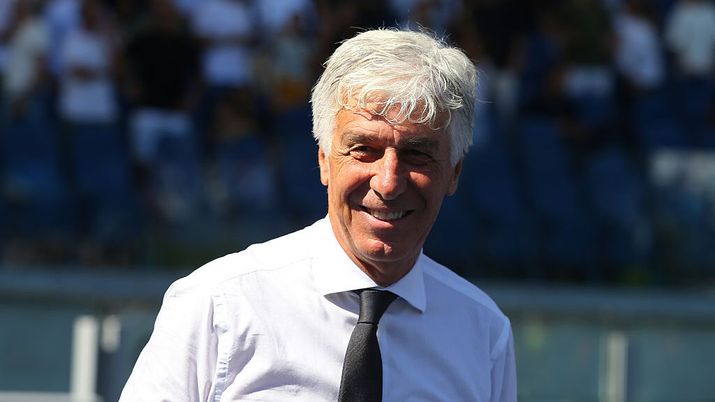 ROME, ITALY - SEPTEMBER 21: Gian Piero Gasperini, Head Coach of AS Roma, looks on during the Serie A match between SS Lazio and AS Roma at Stadio Olimpico on September 21, 2025 in Rome, Italy. (Photo by Paolo Bruno/Getty Images) Gasperini: “Pellegrini eccellente, ci penso da martedì! Dovbyk, Ferguson, Soulé, Rensch…” - immagine 1