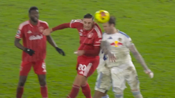 Lucca, che esordio col Nottingham! Gol della bandiera in casa del Leeds – VIDEO