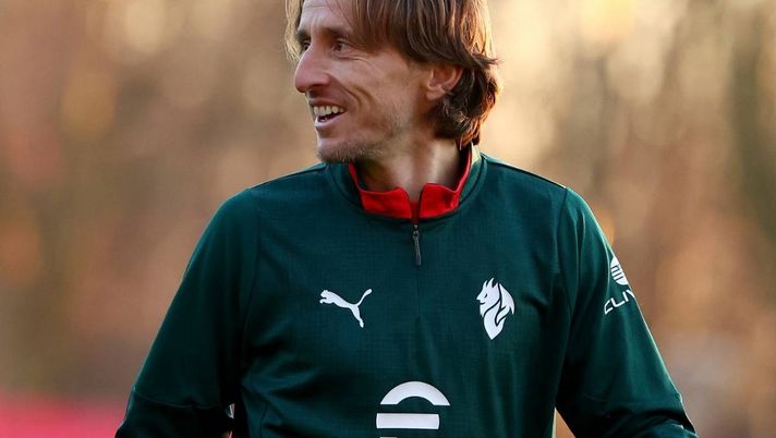 Modric non riposa contro il Genoa: possibile panchina in Fiorentina-Milan. Le ultime novità