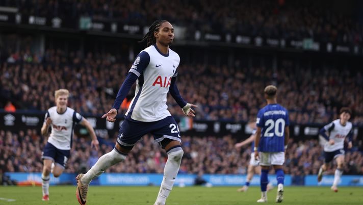 Inghilterra, Djed Spence primo musulmano a indossare la casacca dei Leoni: “È una benedizione” - immagine 1