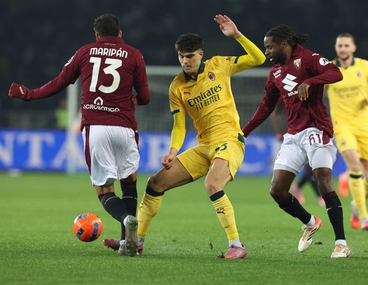 TURIN, ITALY - DECEMBER 08: Davide Bartesaghi of AC Milan in action during the Serie A match between Torino FC and AC Milan at Stadio Olimpico di Torino on December 08, 2025 in Turin, Italy. (Photo by Claudio Villa/AC Milan via Getty Images)