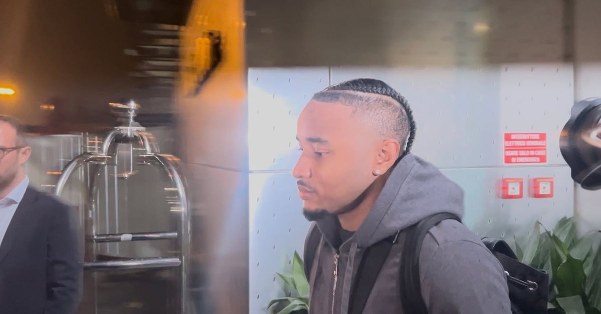 VIDEO – Milan, Nkunku sbarca a Milano: le prime immagini | PM VIDEO – Milan, Nkunku sbarca a Milano: le prime immagini | PM