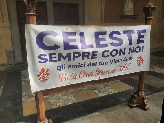 Lo striscione in ricordo di Celeste da parte del suo Viola Club: Firenze 2005 Striscione Celeste Pin