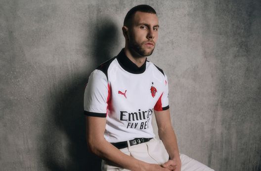 AC MILAN: MAGLIA AWAY 2025/2026: PAVLOVIC AC MILAN: MAGLIA AWAY 2025/2026: LEAO