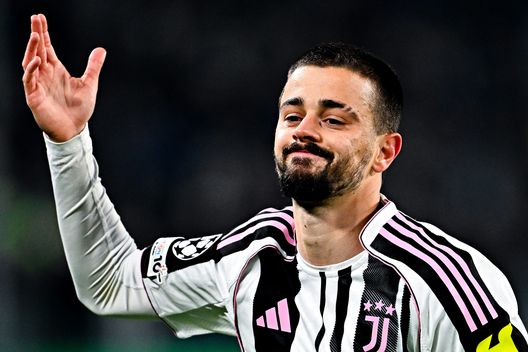 TURIN, ITALY - DECEMBER 10: Edon Zhegrova of Juventus gestures during the UEFA Champions League 2025/26 League Phase MD6 match between Juventus and Pafos FC at Juventus Stadium on December 10, 2025 in Turin, Italy. (Photo by Juventus FC/Juventus FC via Getty Images) Le 5 top news di oggi: tra mercato, multa UEFA e… Bastoni- immagine 5