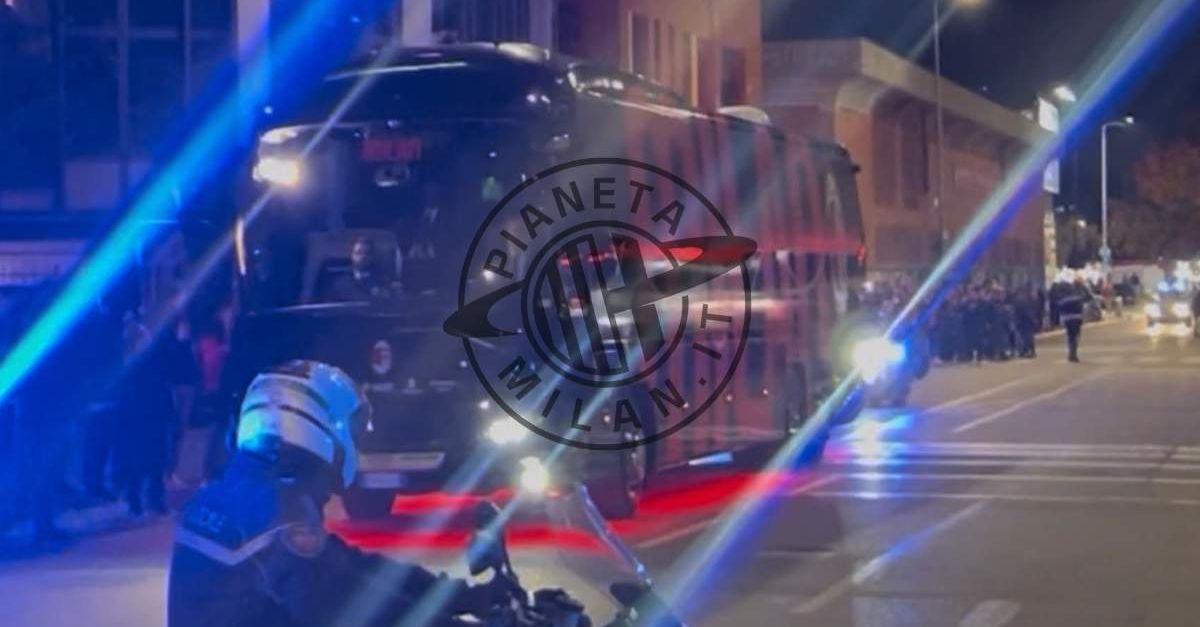 VIDEO, Milan Pisa: pullman rossonero arrivato a San Siro | PM News VIDEO, Milan Pisa: pullman rossonero arrivato a San Siro | PM News