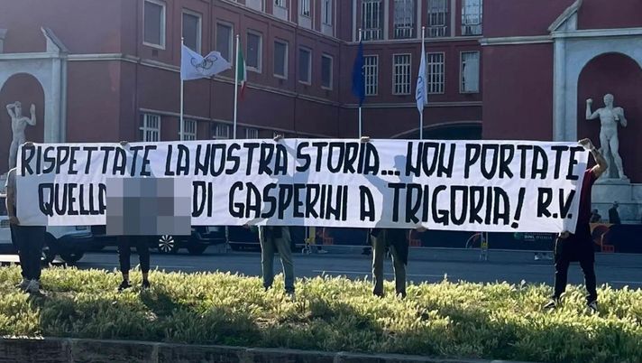 Roma, la Sud contro Gasperini: “Non portate quella m**** a Trigoria” - immagine 1