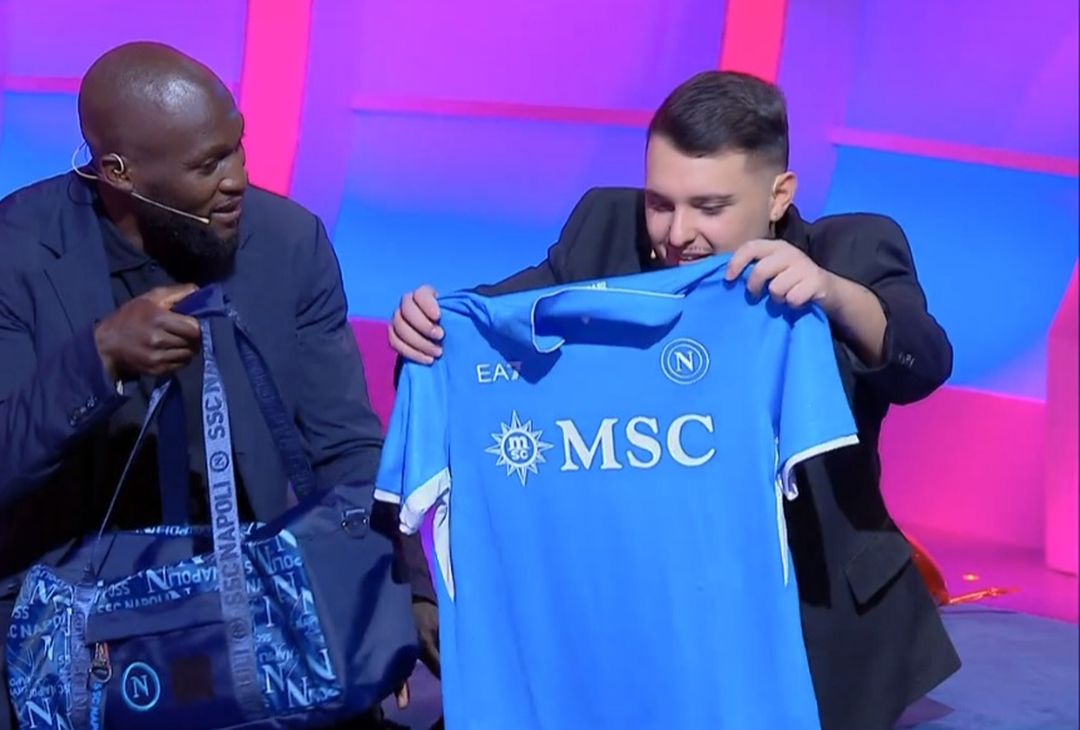 GALLERY Lukaku, cuore d’oro: sorpresa speciale ad un tifoso a C’è Posta Per Te - immagine 9