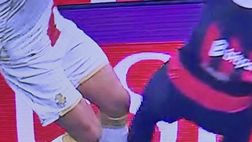 Pestone di Ellertsson su Bartesaghi, il quale non interviene: rigore