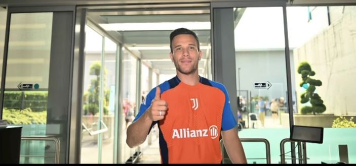 Thiago Motta ha scelto, Arthur fuori dal progetto: due club di premier su di lui- immagine 2