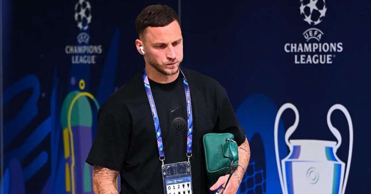 Como, tentato furto nella villa di Arnautovic: violenta colluttazione, uomo ferito da… Como, tentato furto nella villa di Arnautovic: violenta colluttazione, uomo ferito da…