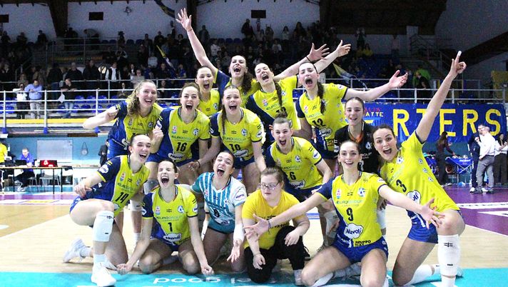 Volley femminile, playoff A2: Nuvolì da favola, doma Fasano e vola in semifinale - immagine 1