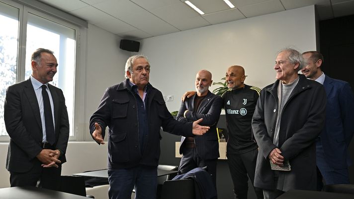 Dov’è finito Pioli? Alla Continassa con gli ex campioni della Juventus (FOTO) Dov’è finito Pioli? Alla Continassa con gli ex campioni della Juventus (FOTO) - immagine 1