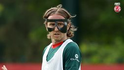 Modric detta le condizioni per restare al Milan: rinnovo legato ad Allegri e una novità nello staff