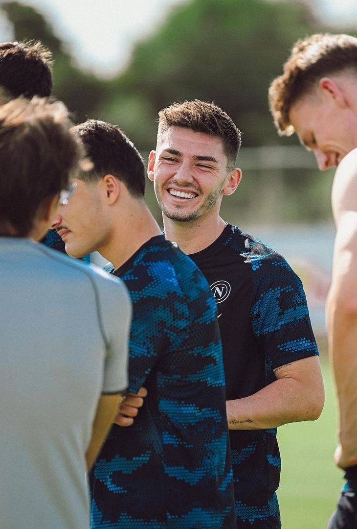 GALLERY Fatica e sorrisi: le foto del primo allenamento di Gilmour e McTominay - immagine 4