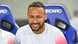 Neymar, mood Arabia Saudita: con la Kefiah, il brasiliano canta e balla