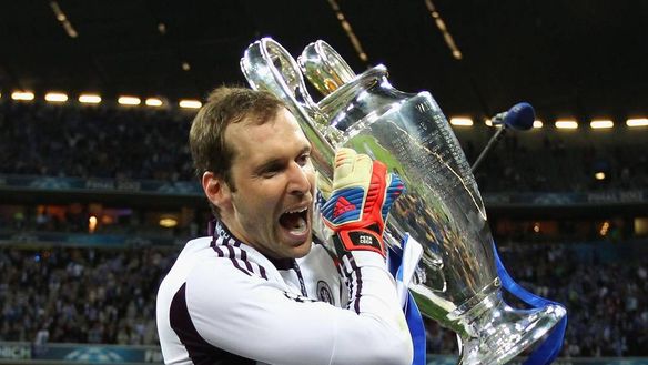 Cech dopo aver vinto la Champions League con il Chelsea (Foto di Getty Images) Cech, buon sangue non mente: il figlio Damian firma il primo contratto col Fulham- immagine 2
