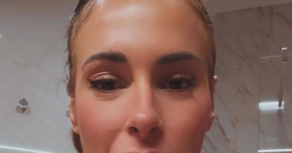 VIDEO / La moglie di Acerbi: “Ma di che patologia soffrono quelle donne che in palestra…”