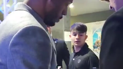 Anteprima film scudetto: Juan Jesus concede autografi ai tifosi