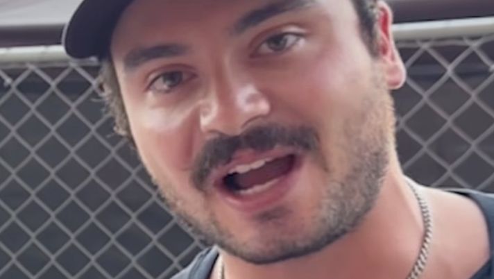 Screenshot Che squadra tifano a Los Angeles? É pioggia di tifosi del Napoli! VIDEO - immagine 1