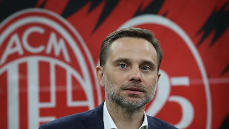 MILAN, ITALY - APRIL 02: CEO of AC Milan Giorgio Furlani looks on prior to the coppa Italia Semi Final match between AC Milan and FC Internazionale at Stadio Giuseppe Meazza on April 02, 2025 in Milan, Italy. (Photo by Claudio Villa/AC Milan via Getty Images) milan-tournée-singapore-furlani-pavlovic-parole