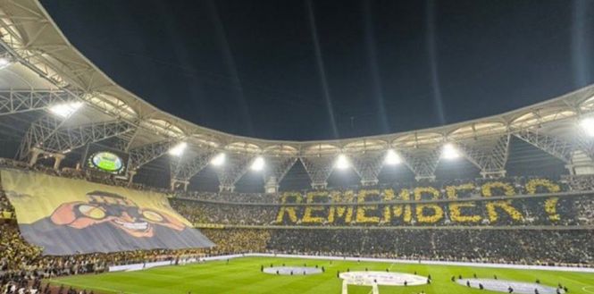 Jeddah, il derby saudita “copia” le coreografie di Dortmund e San Siro…- immagine 2