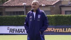 Sguardi, sorrisi e la camminata a testa bassa: l’ultimo allenamento di Spalletti