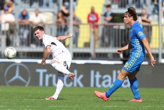 EMPOLI, ITALY - OCTOBER 20: Billy Gilmour of SSC Napoli in action during the Serie A match between Empoli and Napoli at Stadio Carlo Castellani on October 20, 2024 in Empoli, Italy. (Photo by Gabriele Maltinti/Getty Images) FINALE! Empoli-Napoli 0-1: gli azzurri trionfano al Castellani con il rigore di Kvara - immagine 6