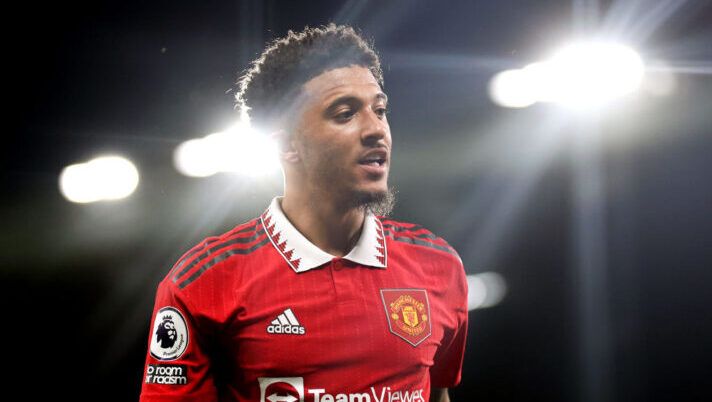 MANCHESTER, ENGLAND - MAY 25: Jadon Sancho of Manchester United during the Premier League match between Manchester United and Chelsea FC at Old Trafford on May 25, 2023 in Manchester, England. (Photo by Catherine Ivill/Getty Images) Sancho fuori dal progetto United, andrà via: la posizione della Juve e l’ostacolo maggiore - immagine 1