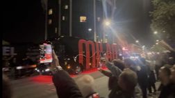 VIDEO – Milan-Napoli, pullman rossonero arrivato a San Siro | PM News