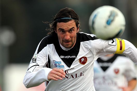 GROSSETO, ITALY - JANUARY 28: Emiliano Bonazzoli of Reggina Calcio in action during the Serie B match between Grosseto and Reggina at Stadio Olimpico on January 28, 2012 in Grosseto, Italy. (Photo by Gabriele Maltinti/Getty Images) Lecco