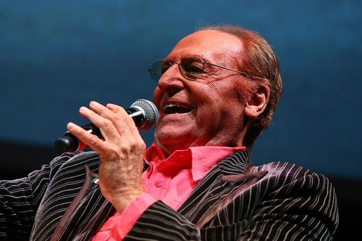 Getty Renzo Arbore torna in tv, dal 9 arriva su Rai 2 “Come ridevamo”: i dettagli- immagine 2