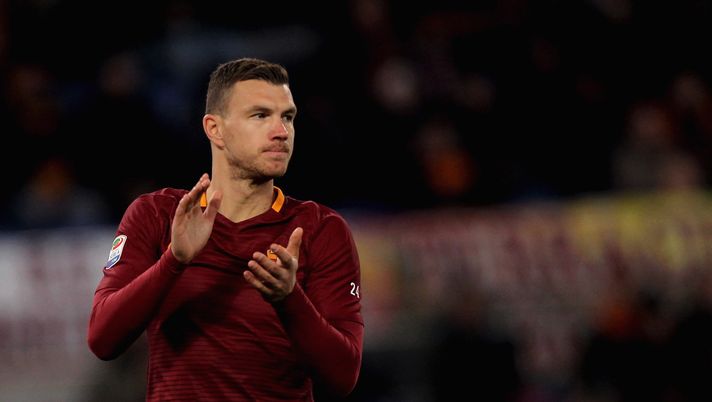 ROME, ITALY - FEBRUARY 19: Edin Dzeko reacts during the Serie A match between AS Roma and FC Torino at Stadio Olimpico on February 19, 2017 in Rome, Italy. (Photo by Paolo Bruno/Getty Images) La probabile formazione della Roma: Dzeko verso la conferma, ballottaggio Zaniolo-Pastore - immagine 1