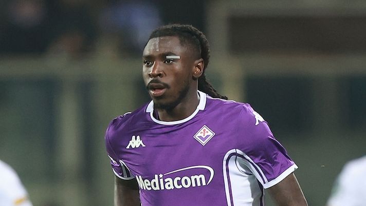 FLORENCE, ITALY - DECEMBER 11: Moise Kean of ACF Fiorentina looks on during the UEFA Conference League 2025/26 League Phase MD5 match between ACF Fiorentina and FC Dynamo Kyiv at Stadio Artemio Franchi on December 11, 2025 in Florence, Italy. (Photo by Gabriele Maltinti/Getty Images) Oggi live su Youtube e Twitch da ORA fino alle 17: tutte le risposte e i consigli per la 15a giornata - immagine 1