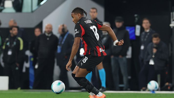 TURIN, ITALY - OCTOBER 05: Christopher Nkunku of AC Milan in action during the Serie A match between Juventus FC and AC Milan at Allianz Stadium on October 05, 2025 in Turin, Italy. (Photo by Claudio Villa/AC Milan via Getty Images) pini-zahavi-ecco-chi-e-lagente-israeliano-che-ha-portato-nkunku-al-milan